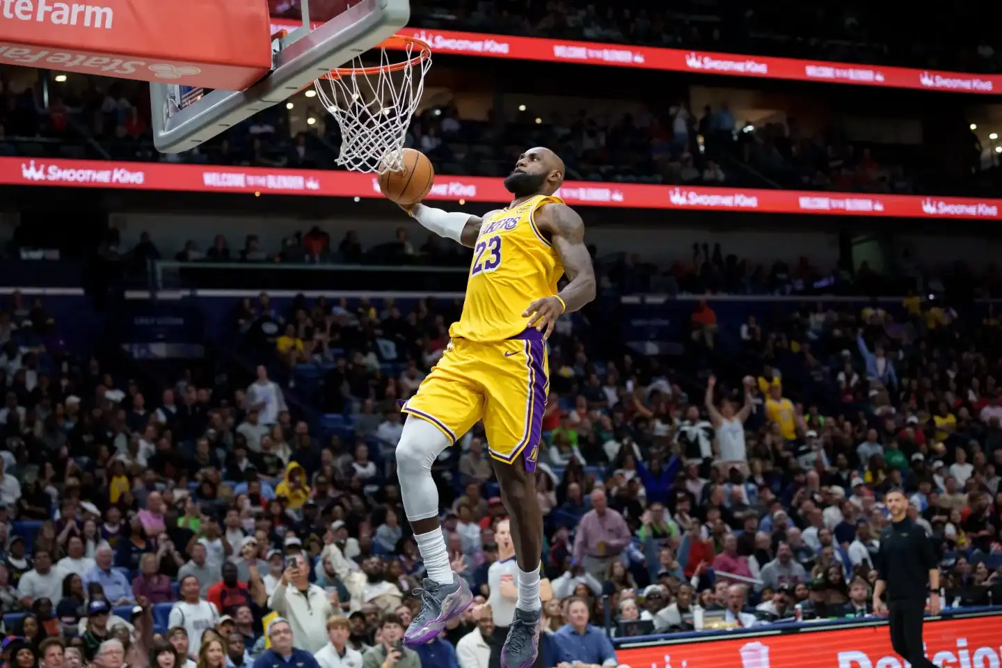 LeBron James Shows ‘A Different Kind of Greatness’ at 41 in Lakers’ Win Over Pelicans